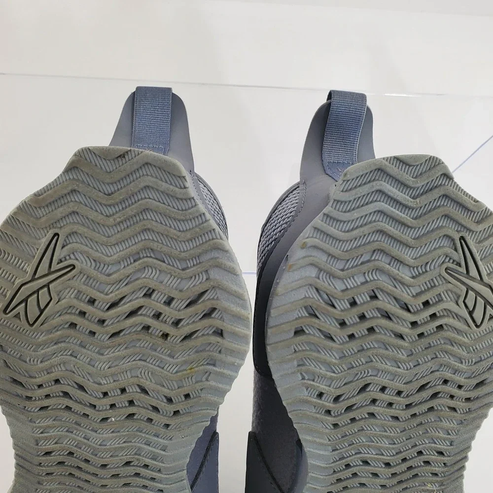 Reebok Women's Zig Dynamica Sneaker ZigTech Fuelfoam Size 7.5 Grey w/ Rose Gold